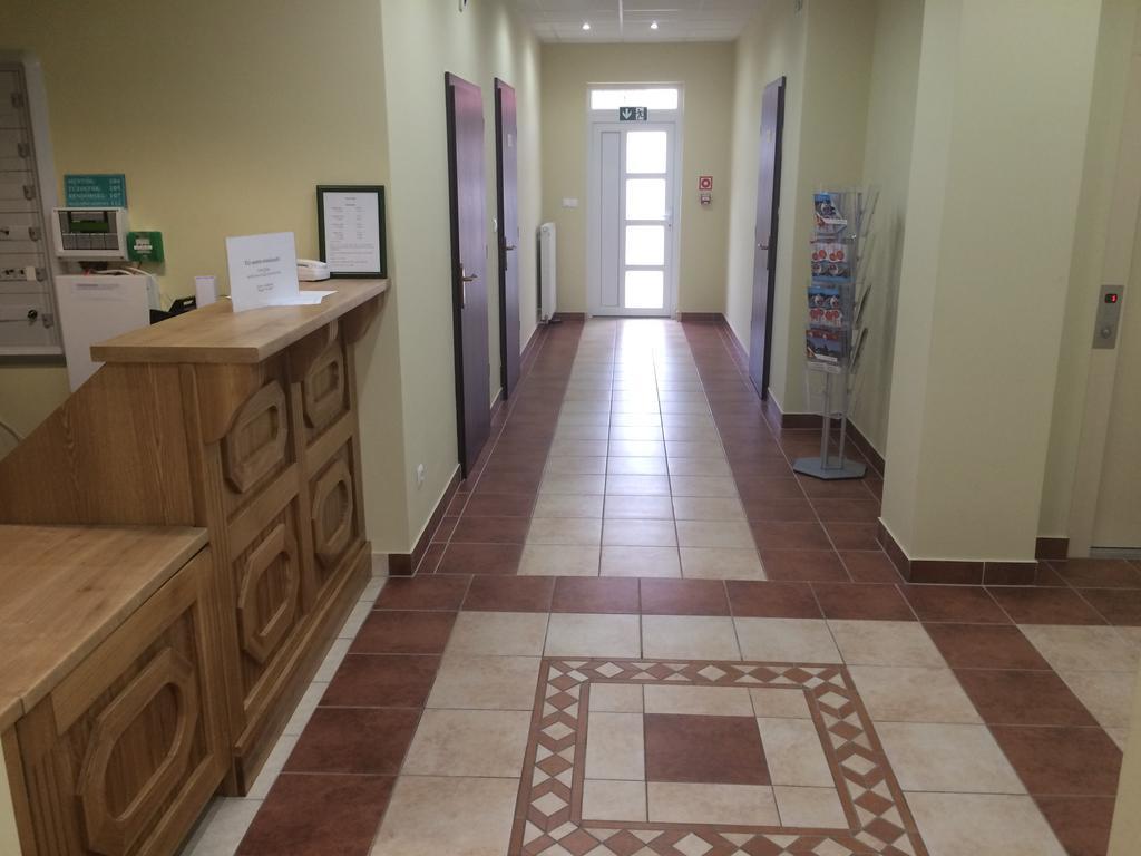 코마롬 Aranytal Panzio B&B 외부 사진