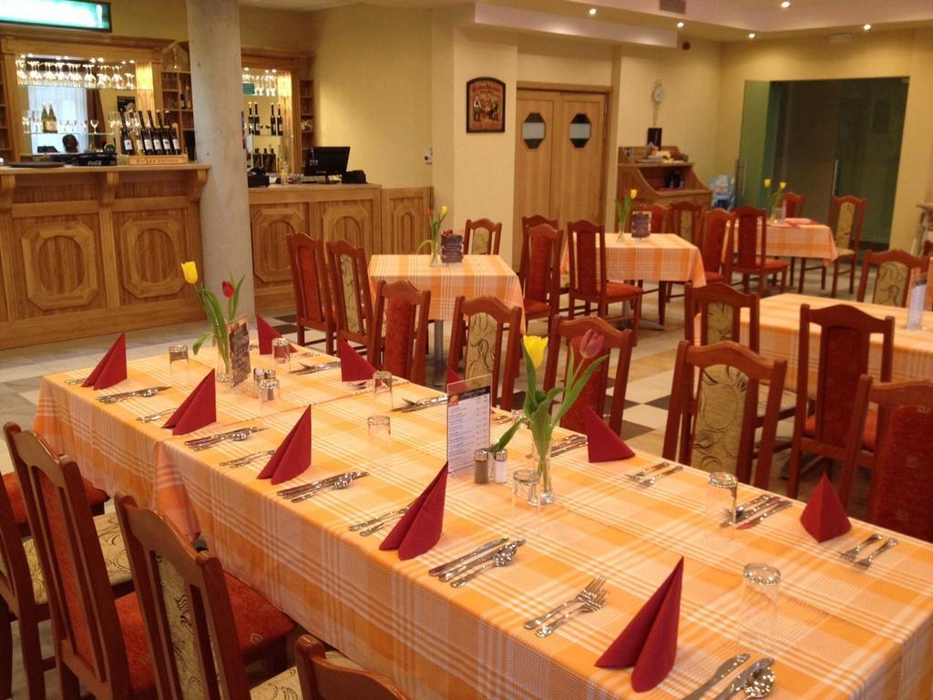 코마롬 Aranytal Panzio B&B 외부 사진